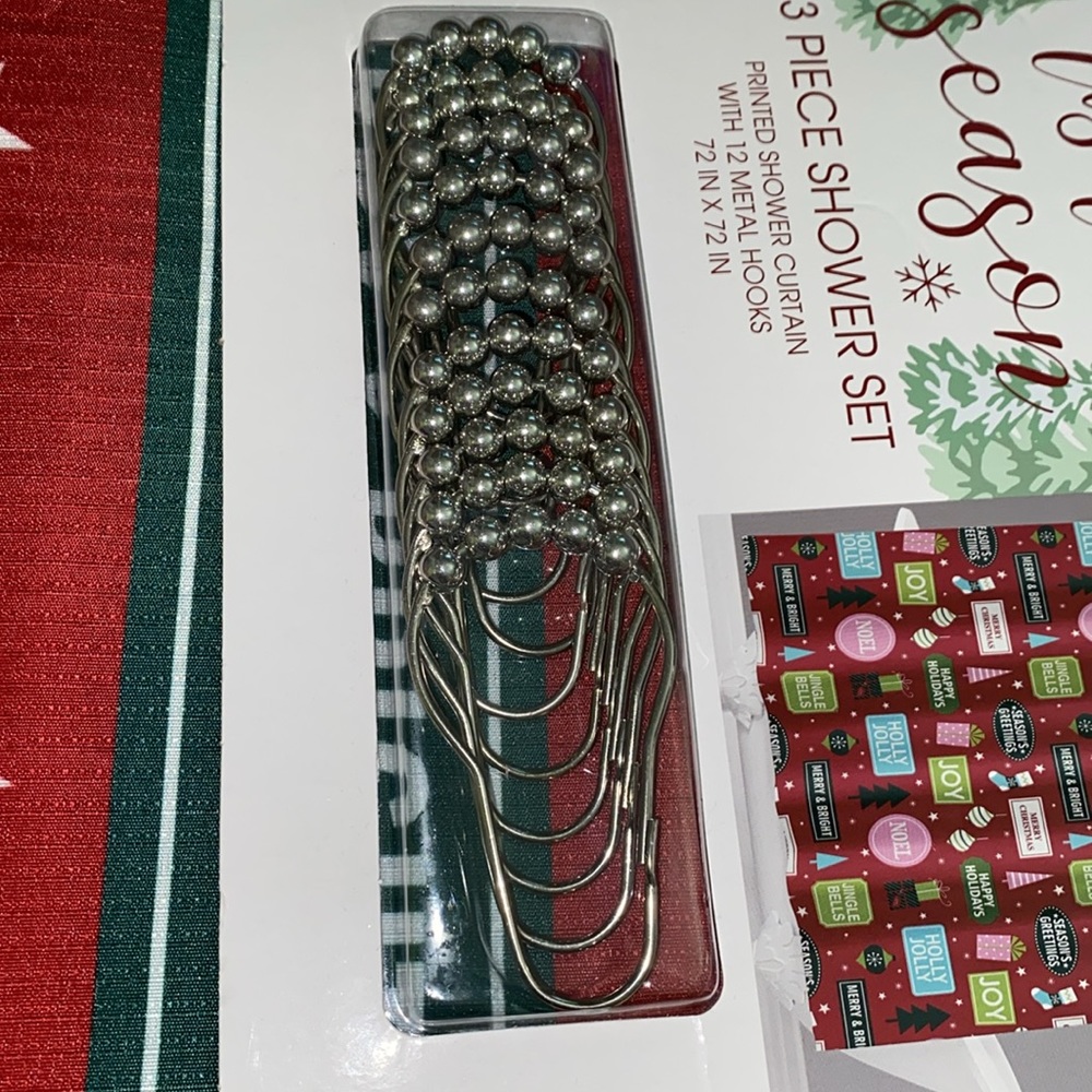 NEW Christmas shower curtain & 12 hooks - Picture 6 of 7